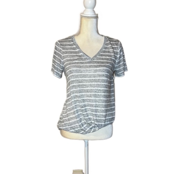 ⭐️3For$25 Caslon Gray Striped V-Neck Women's Top - Picture 1 of 8